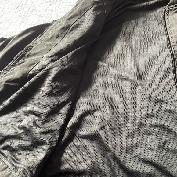 Like new adidas jacket - Picture 4 of 6